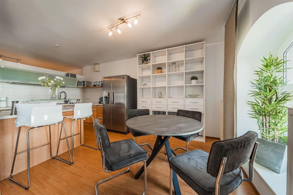 Spektakulaeres Apartment ✩ 7. Stock ✩ Kostenlose Parkgarage 维也纳 外观 照片